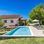 Holiday home With Pool And Garden *
